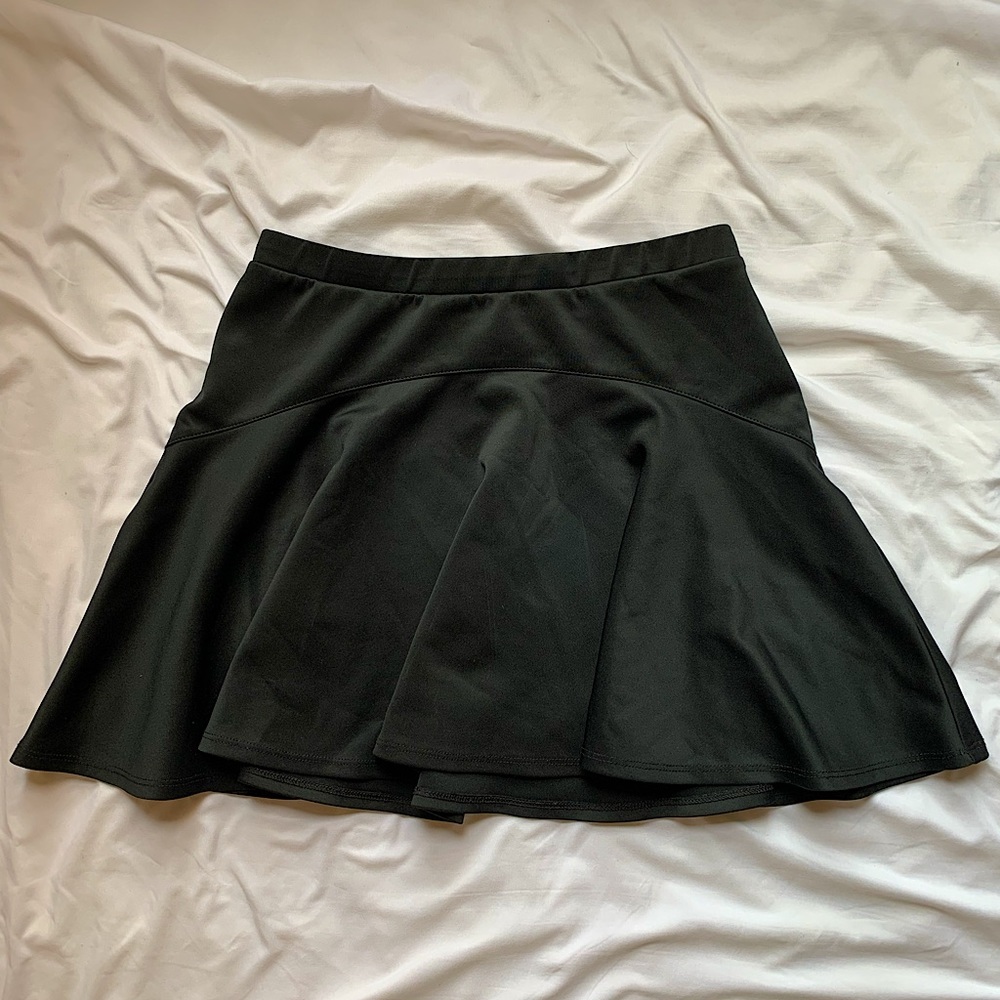 Black skater skirt